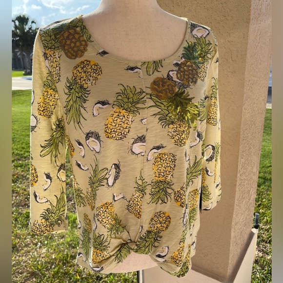 Sequined Pineapple’s & Coconuts Top Twisted at Bottom, NWT - Picture 6 of 8
